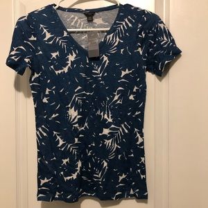 Ann Taylor T-Shirt